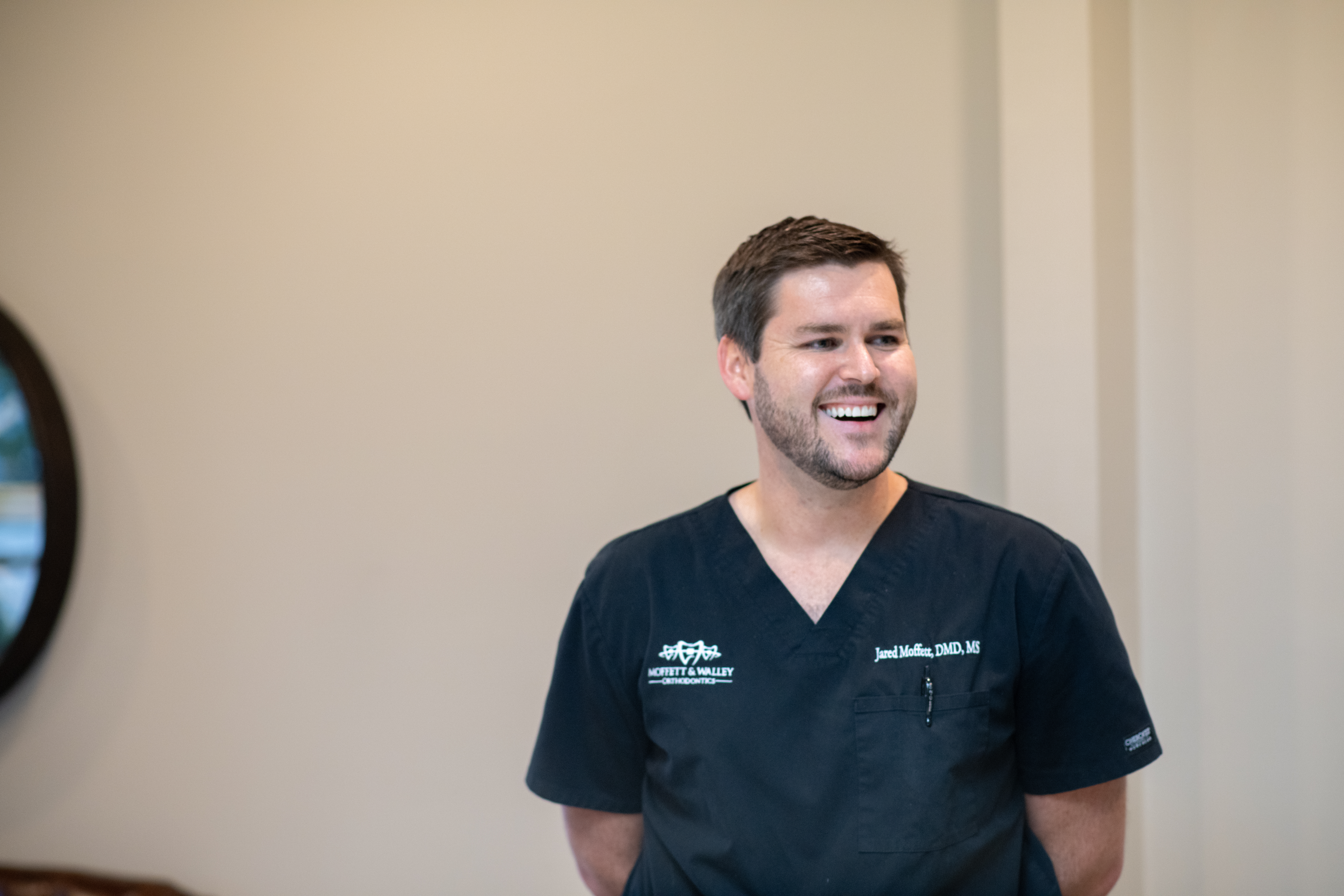 Dr. Moffett talks about extraction vs. non-extraction therapy. Learn which is right for you, what extraction therapy is, and the alternatives.  